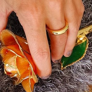 Lovely! 18k Gold Dome Minimalist Ring open-back, 8